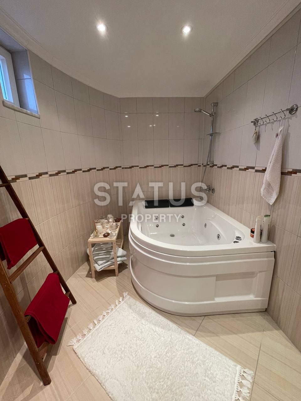 Spacious apartment 2+1 with ready renovation and incredible views in Mahmutlar, 150 m2 фото 17