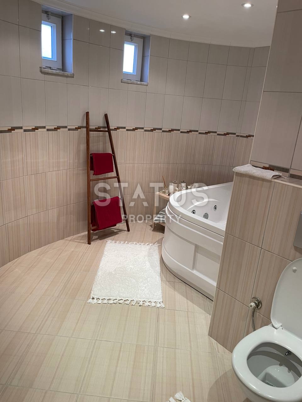 Spacious apartment 2+1 with ready renovation and incredible views in Mahmutlar, 150 m2 фото 19