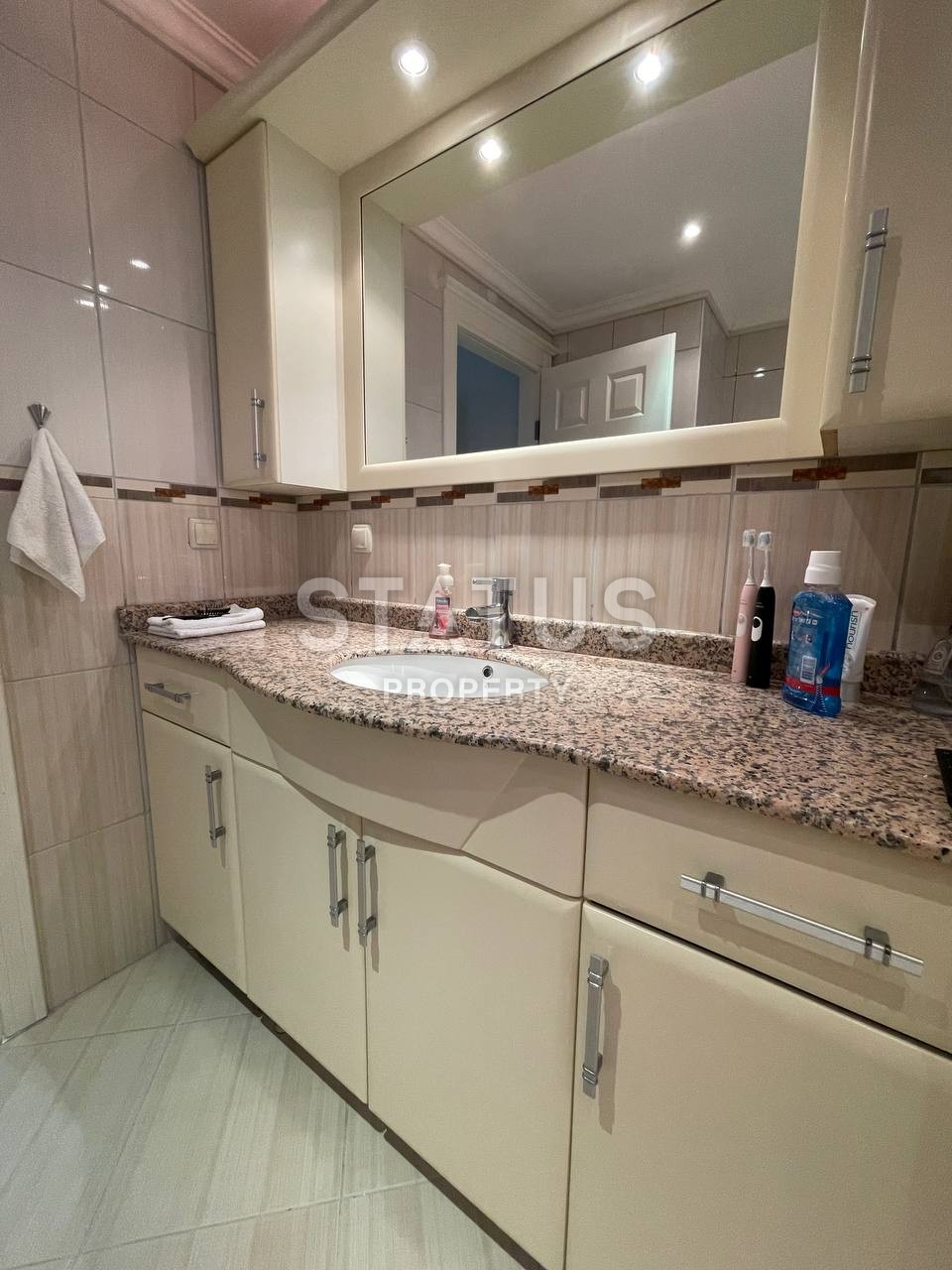 Spacious apartment 2+1 with ready renovation and incredible views in Mahmutlar, 150 m2 фото 20