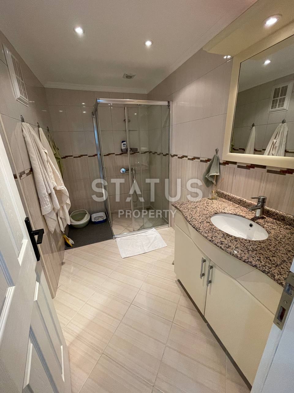 Spacious apartment 2+1 with ready renovation and incredible views in Mahmutlar, 150 m2 фото 25