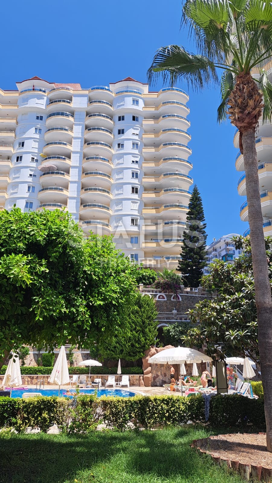 Spacious apartment 2+1 with ready renovation and incredible views in Mahmutlar, 150 m2 фото 35