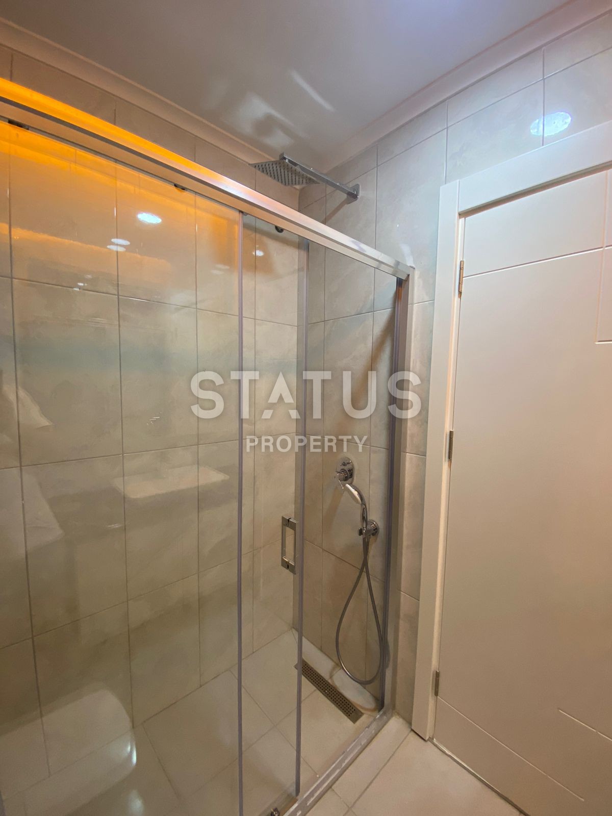 Светлая квартира 1+1 в шикарном новом комплексе в Махмутларе. фото 6