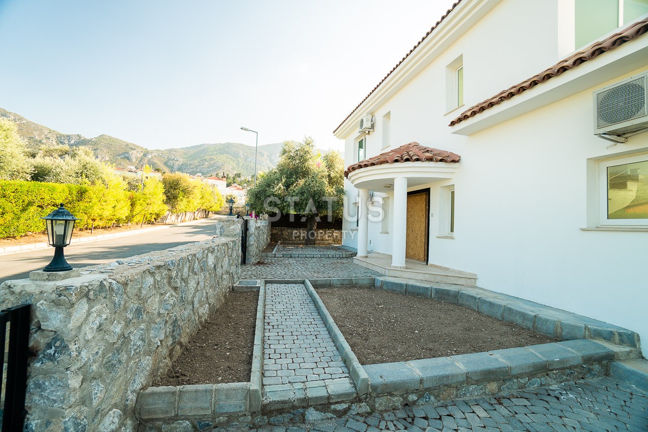 5-room villa 250 m? 10 minutes from the sea. фото 11