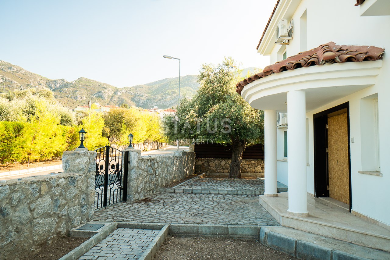 5-room villa 250 m? 10 minutes from the sea. фото 12