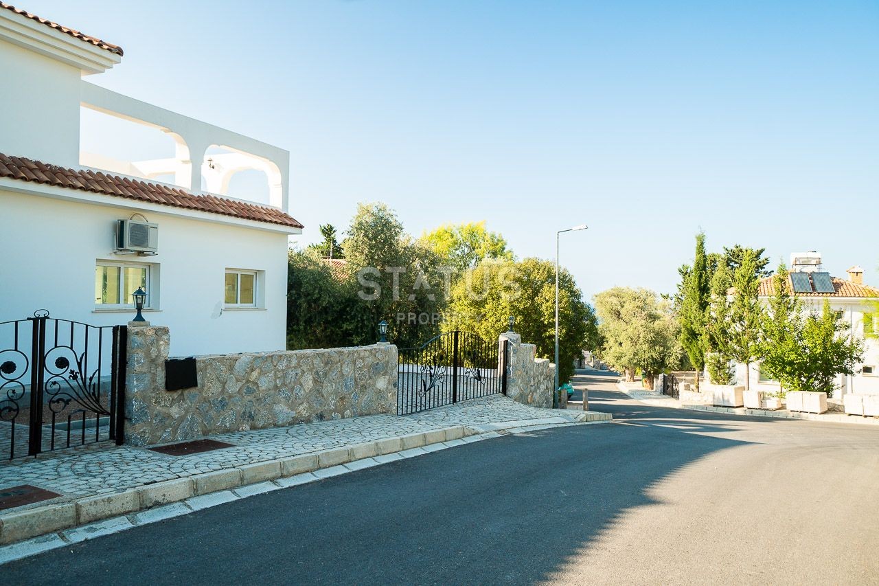 5-room villa 250 m? 10 minutes from the sea. фото 18