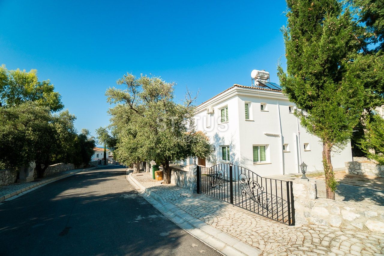 5-room villa 250 m? 10 minutes from the sea. фото 19