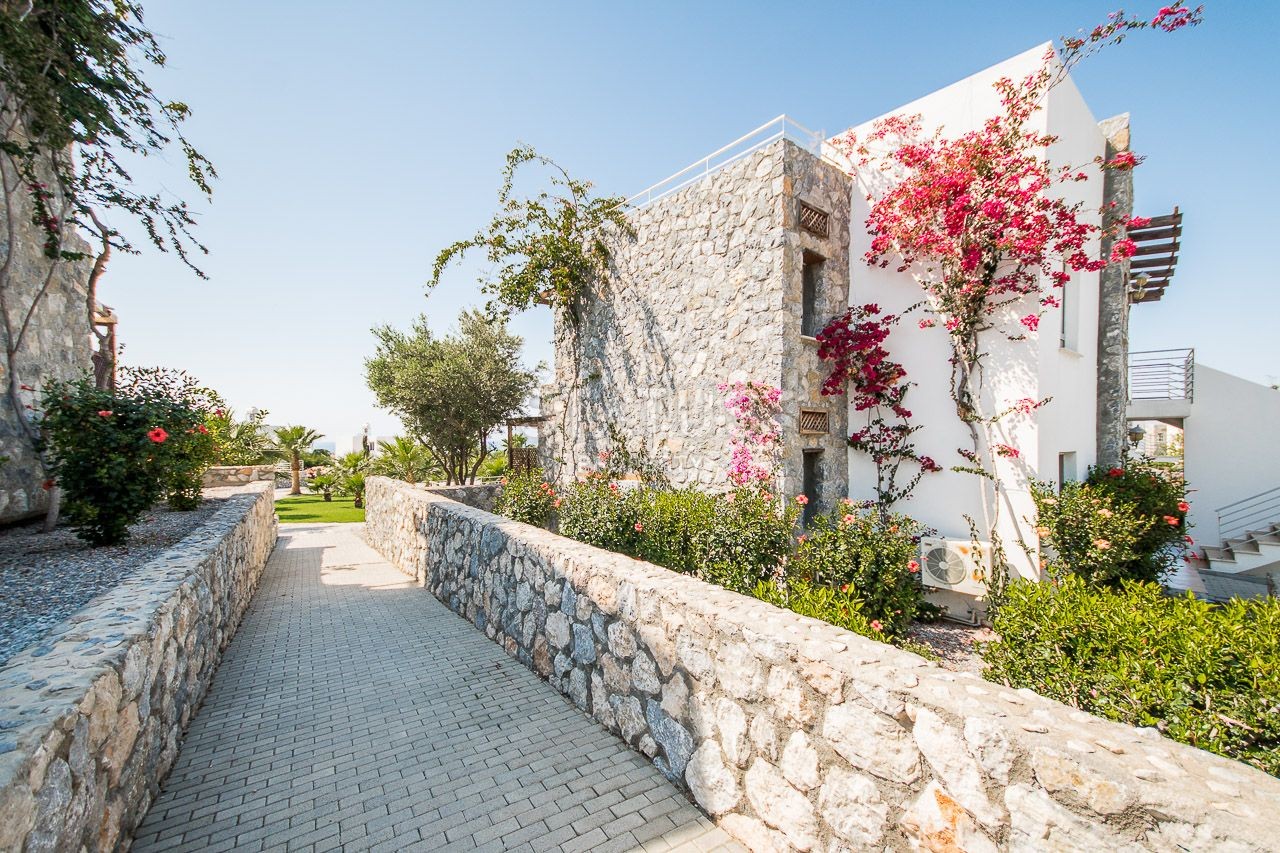 2-комнатные  апартаменты с полной меблировкой в 100 метрах от пляжа, 57 м2 фото 64