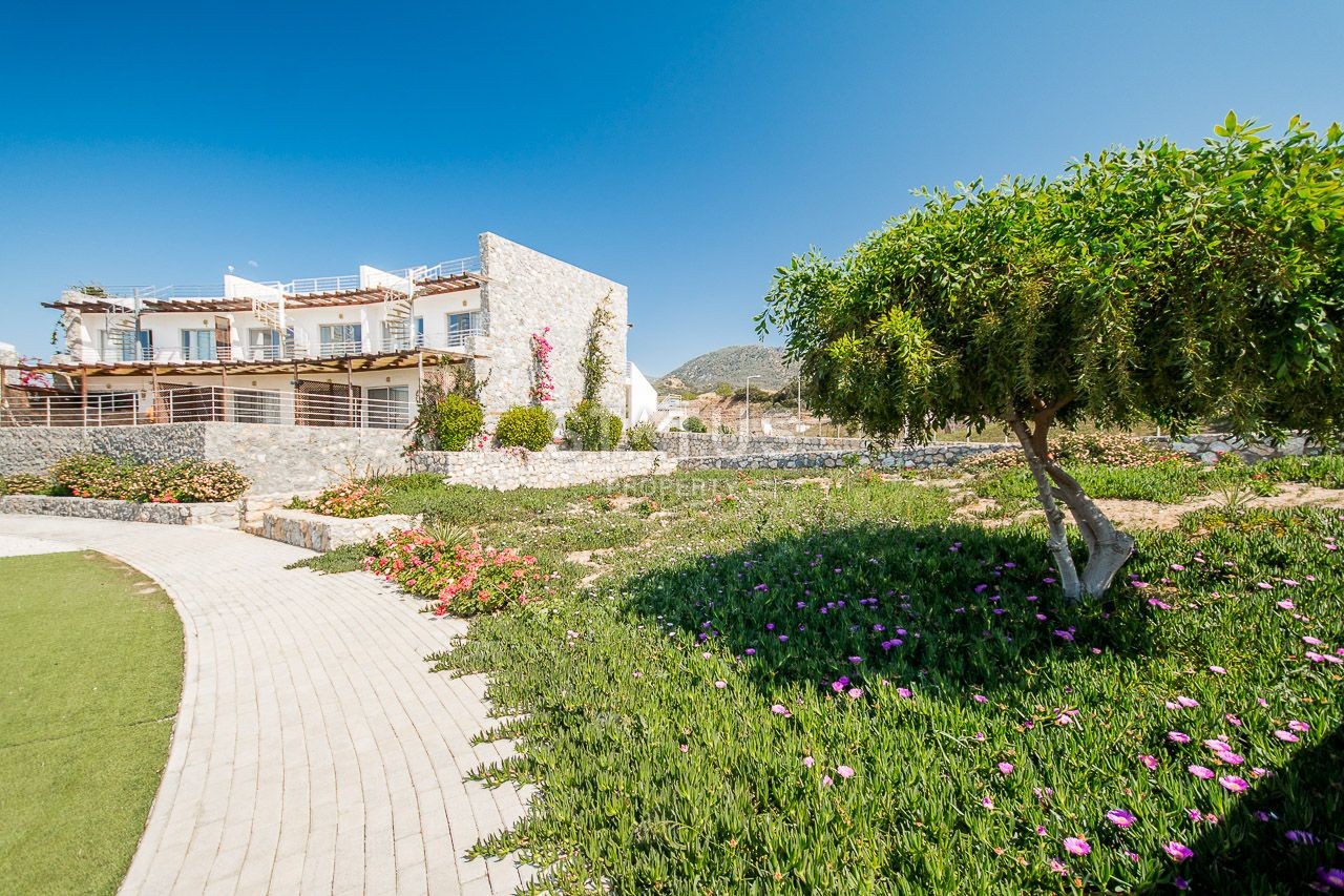 2-комнатные  апартаменты с полной меблировкой в 100 метрах от пляжа, 57 м2 фото 72