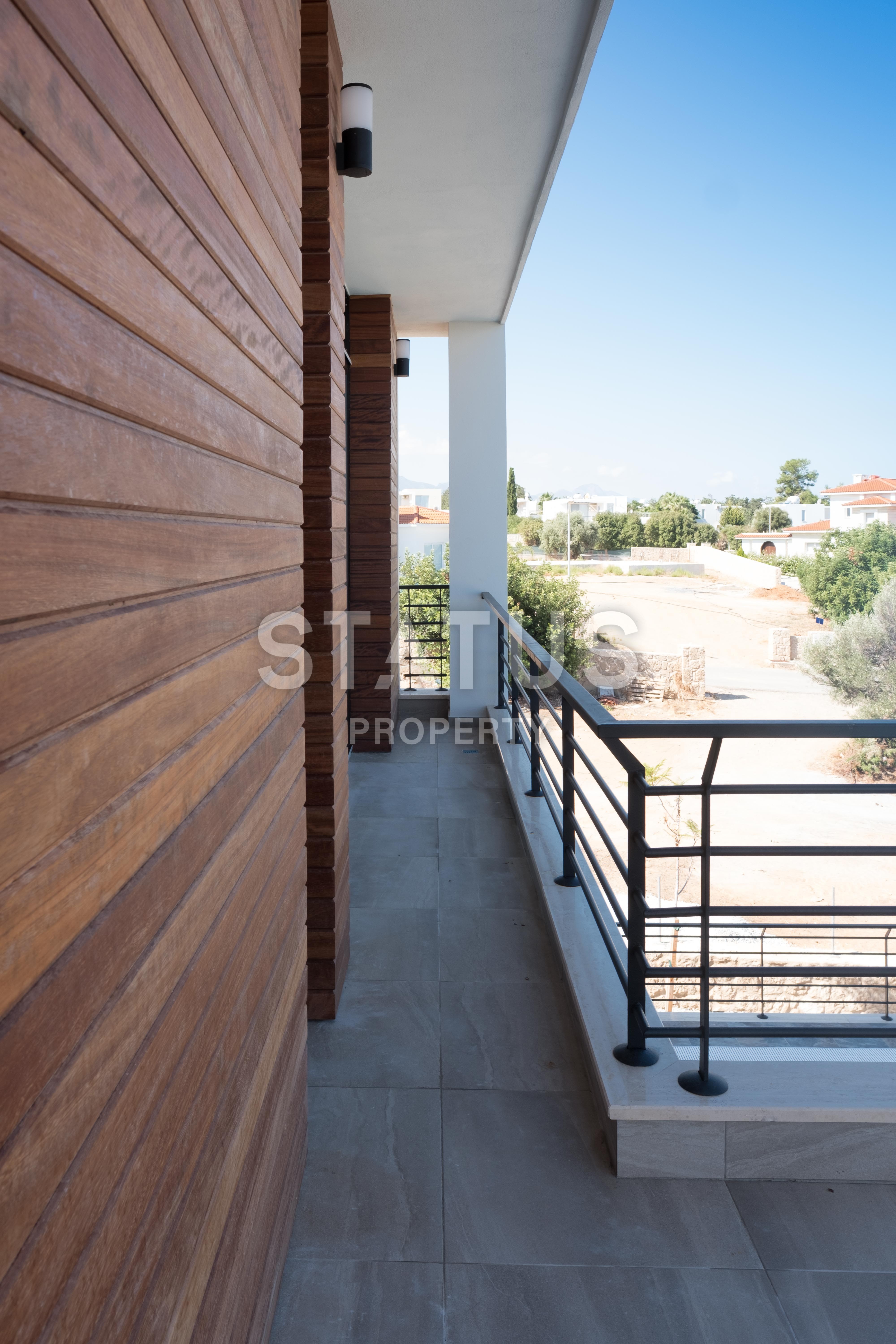 Современная четырехкомнатная вилла 220 м2 в комплексе на первой линии от моря фото 13