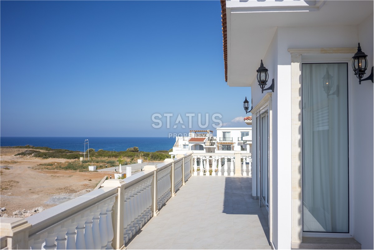 4-комнатная вилла 180м2 с собственным бассейном на первой линии от моря фото 20