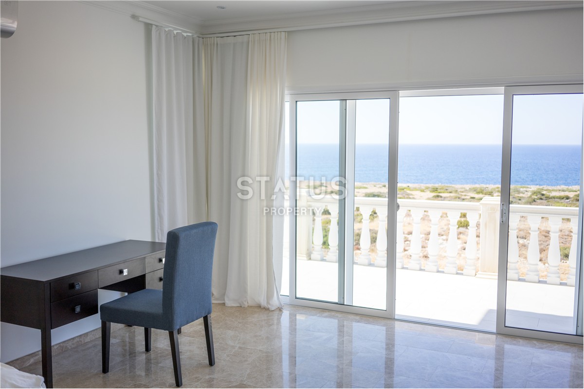 4-комнатная вилла 180м2 с собственным бассейном на первой линии от моря фото 23