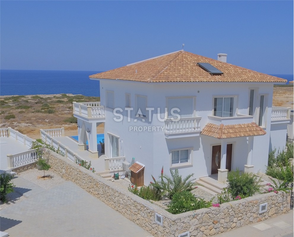 4-комнатная вилла 180м2 с собственным бассейном на первой линии от моря фото 37