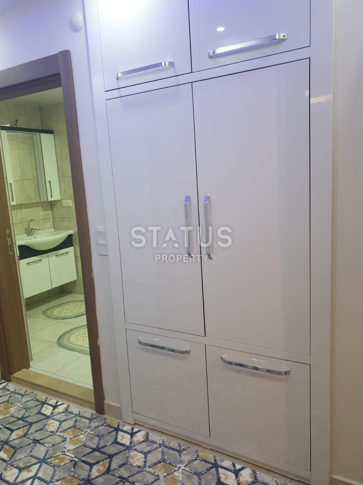 Меблированная двухкомнатная квартира в центре района Махмутлар, 75 м2 фото 16