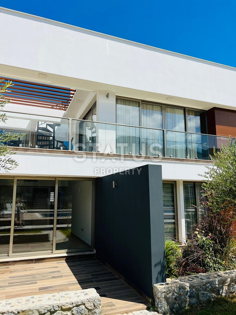 3-room apartment fully furnished 102 m?+60 m? terrace in a luxury complex 500 meters from the beach фото 6