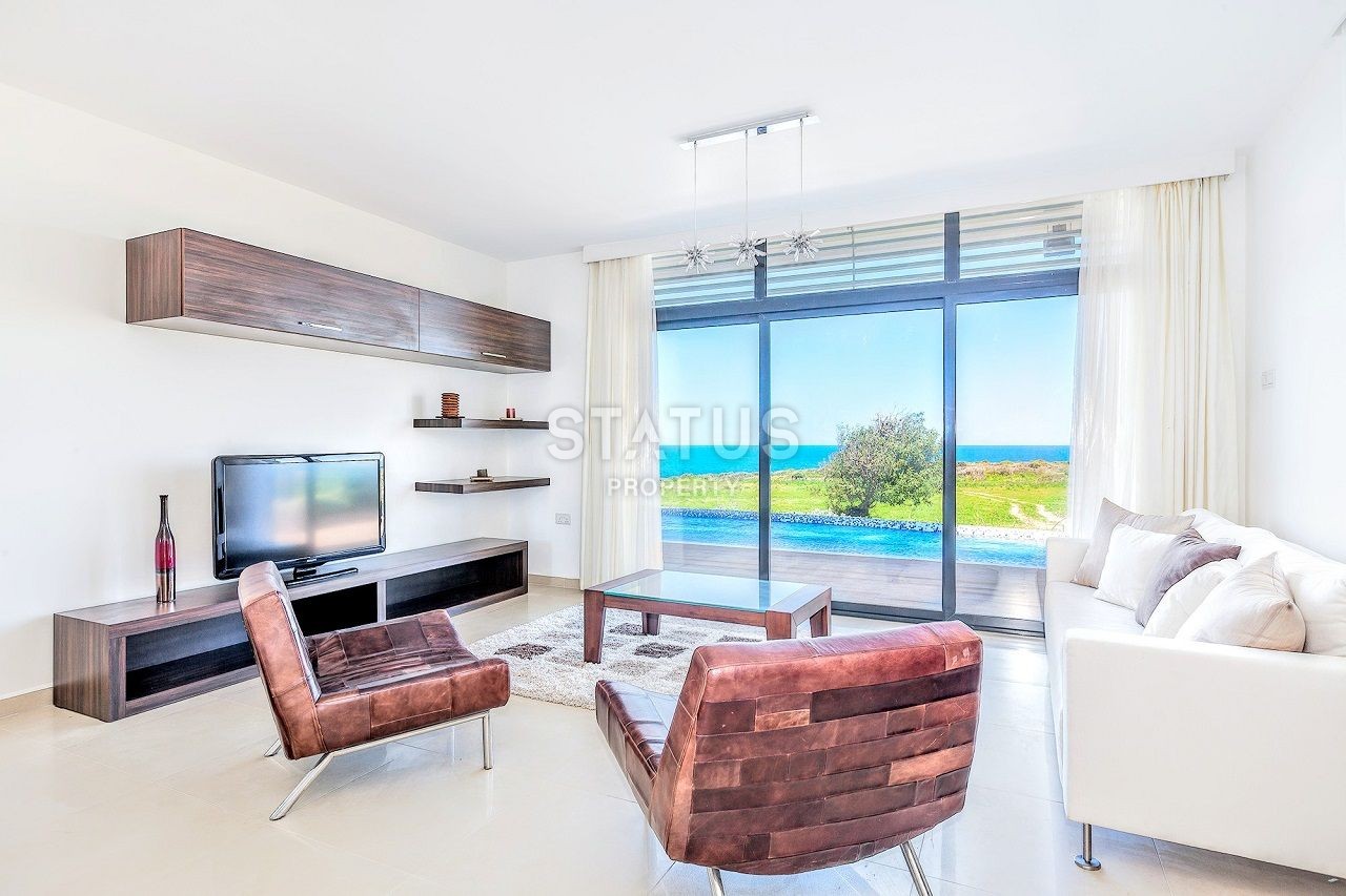 Современная четырехкомнатная вилла 180 м2 в комплексе на первой линии от моря фото 9