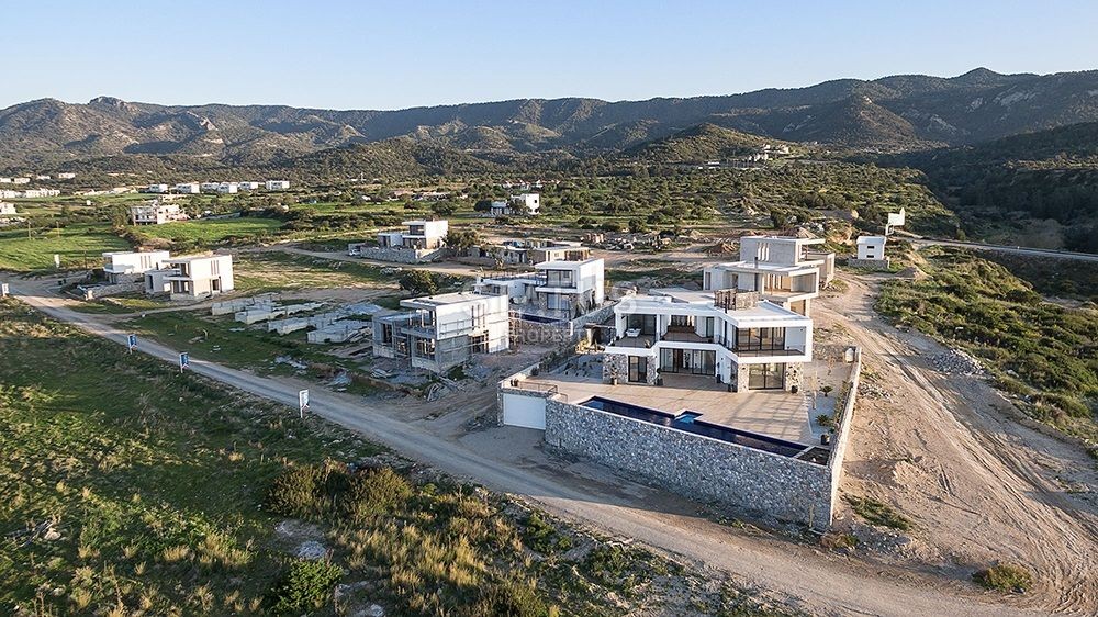 Современная четырехкомнатная вилла 180 м2 в комплексе на первой линии от моря фото 37