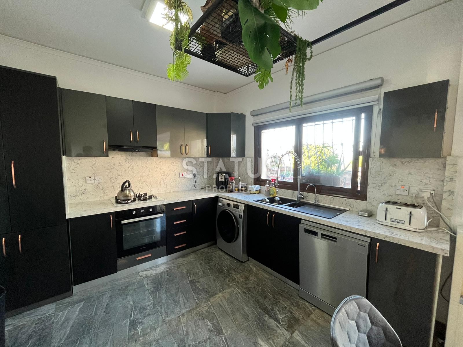 Готовая вилла (5+1) 225 м? в 200 метрах от пляжа фото 15