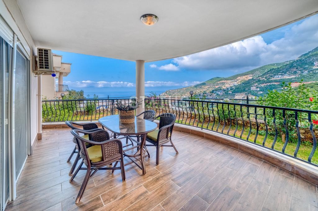 Luxurious three-room apartment with panoramic views in the Bektash area, 110 m2 фото 35