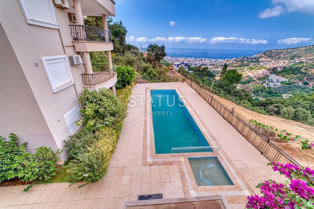 Luxurious three-room apartment with panoramic views in the Bektash area, 110 m2 фото 44