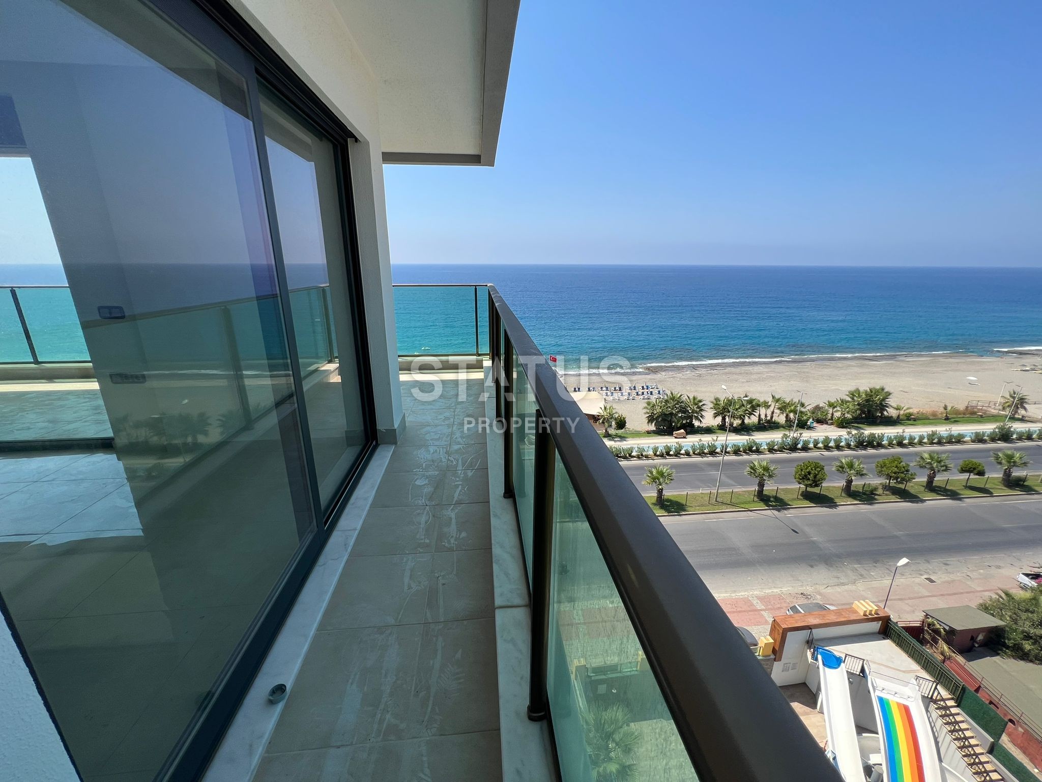 One-bedroom apartment on the first coastline in a complex with hotel infrastructure, 80m2 фото 10