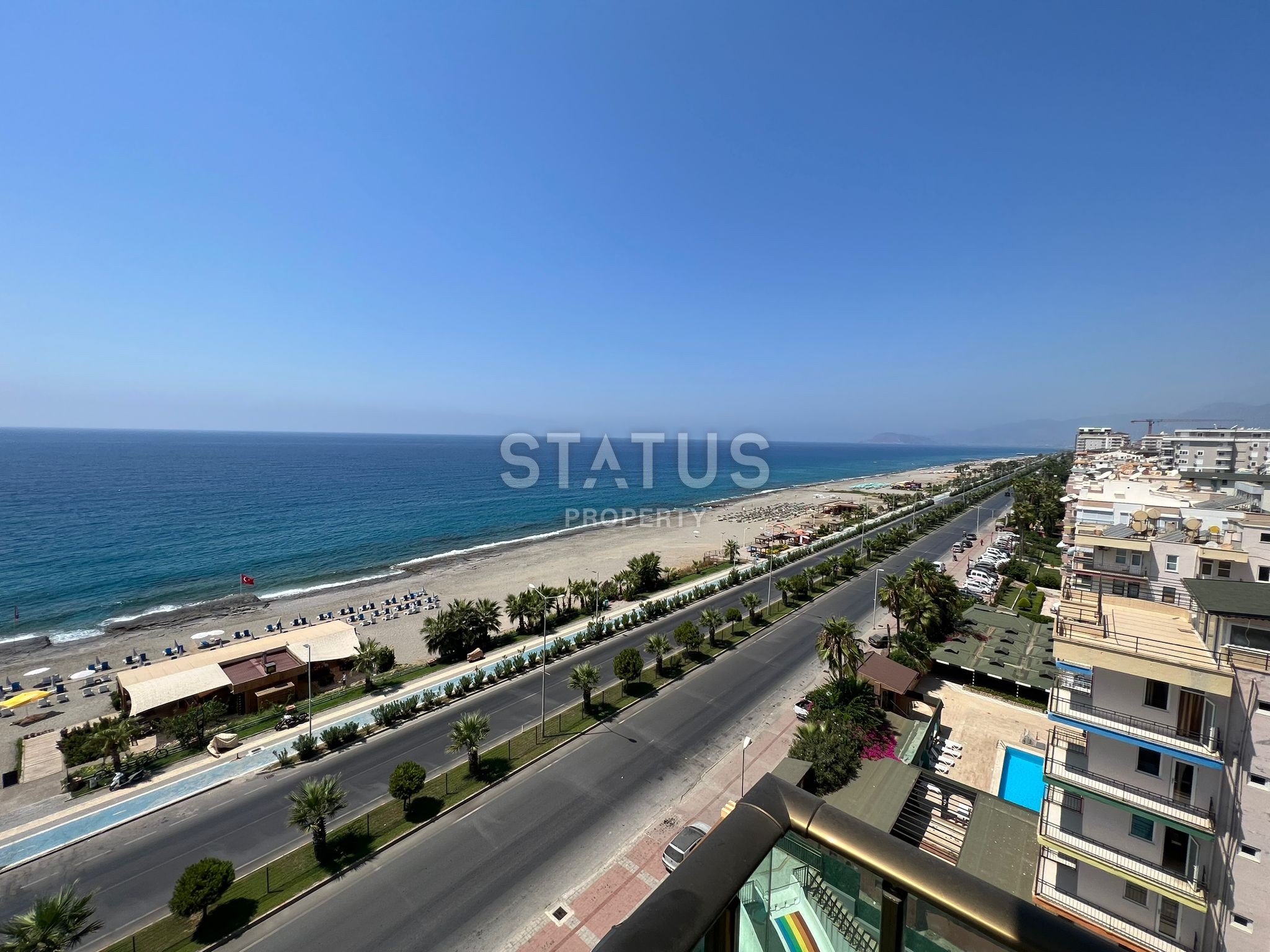 One-bedroom apartment on the first coastline in a complex with hotel infrastructure, 80m2 фото 12