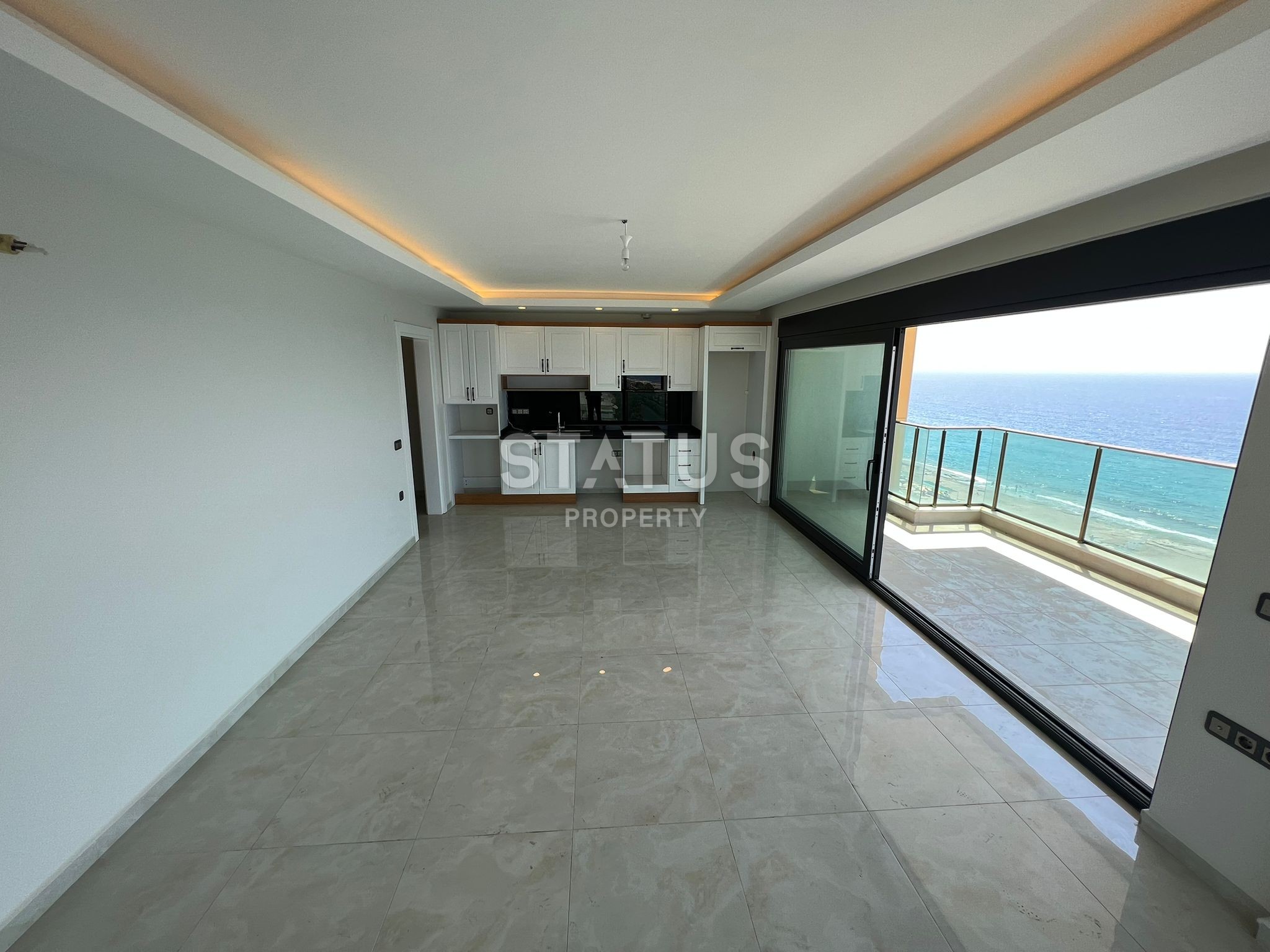 One-bedroom apartment on the first coastline in a complex with hotel infrastructure, 80m2 фото 19