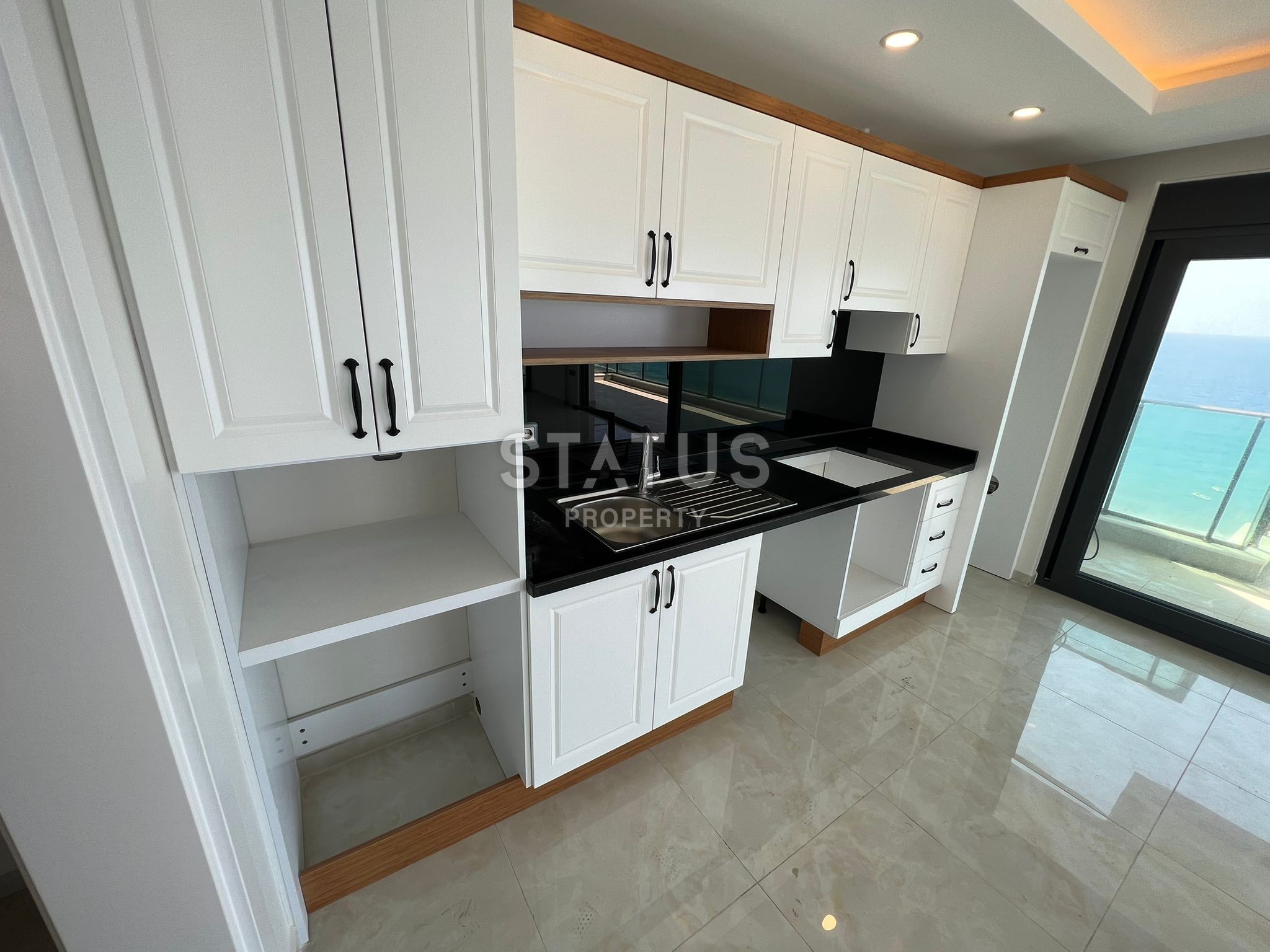 One-bedroom apartment on the first coastline in a complex with hotel infrastructure, 80m2 фото 22