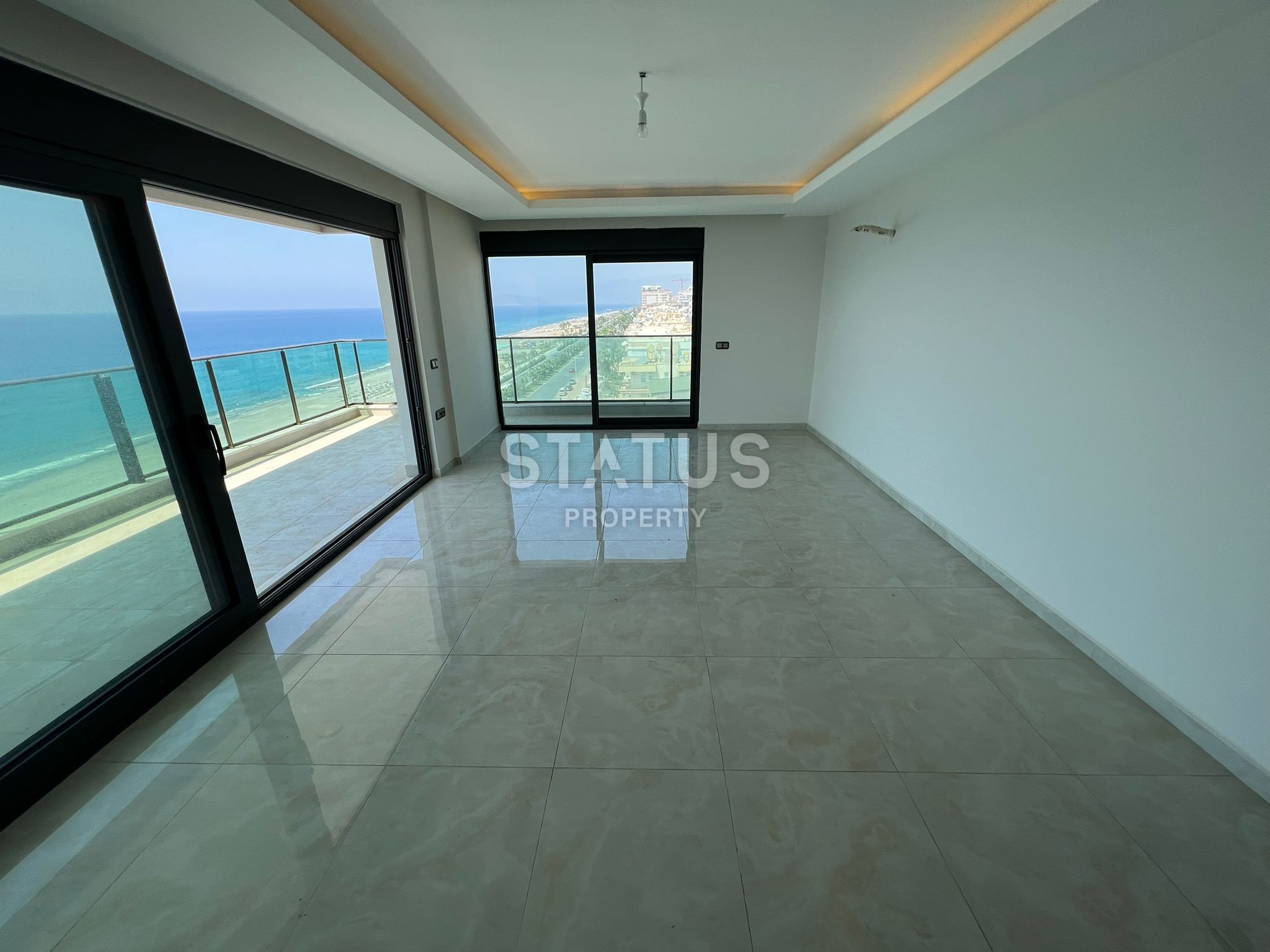 One-bedroom apartment on the first coastline in a complex with hotel infrastructure, 80m2 фото 27