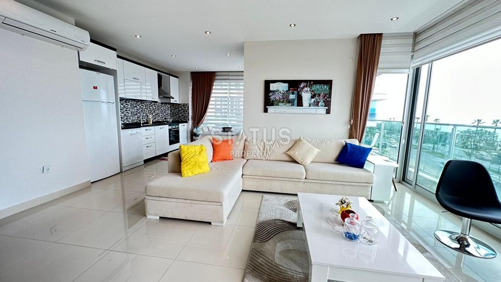 Прекрасные апартаменты 2+1 на первой линии от моря в районе Кестель, 110м2 фото 3