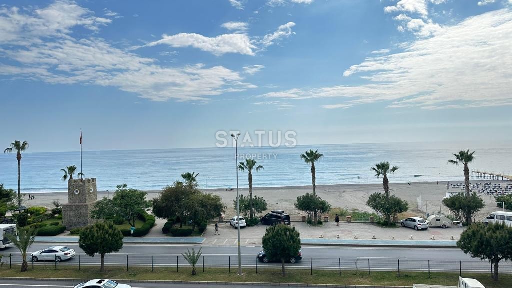 Прекрасные апартаменты 2+1 на первой линии от моря в районе Кестель, 110м2 фото 4