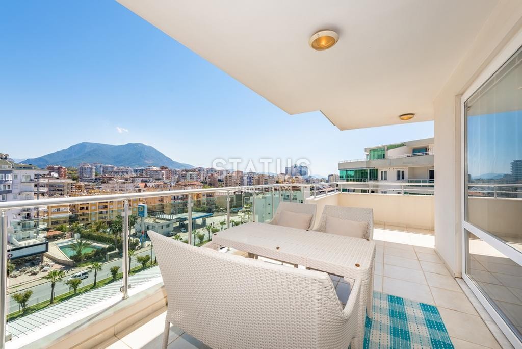 Duplex 4+1 with magnificent views in Oba near the sea, 250m2 фото 3