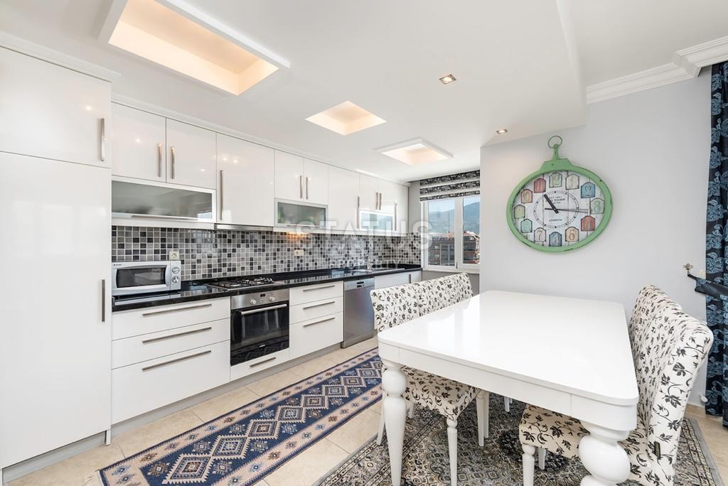 Duplex 4+1 with magnificent views in Oba near the sea, 250m2 фото 4