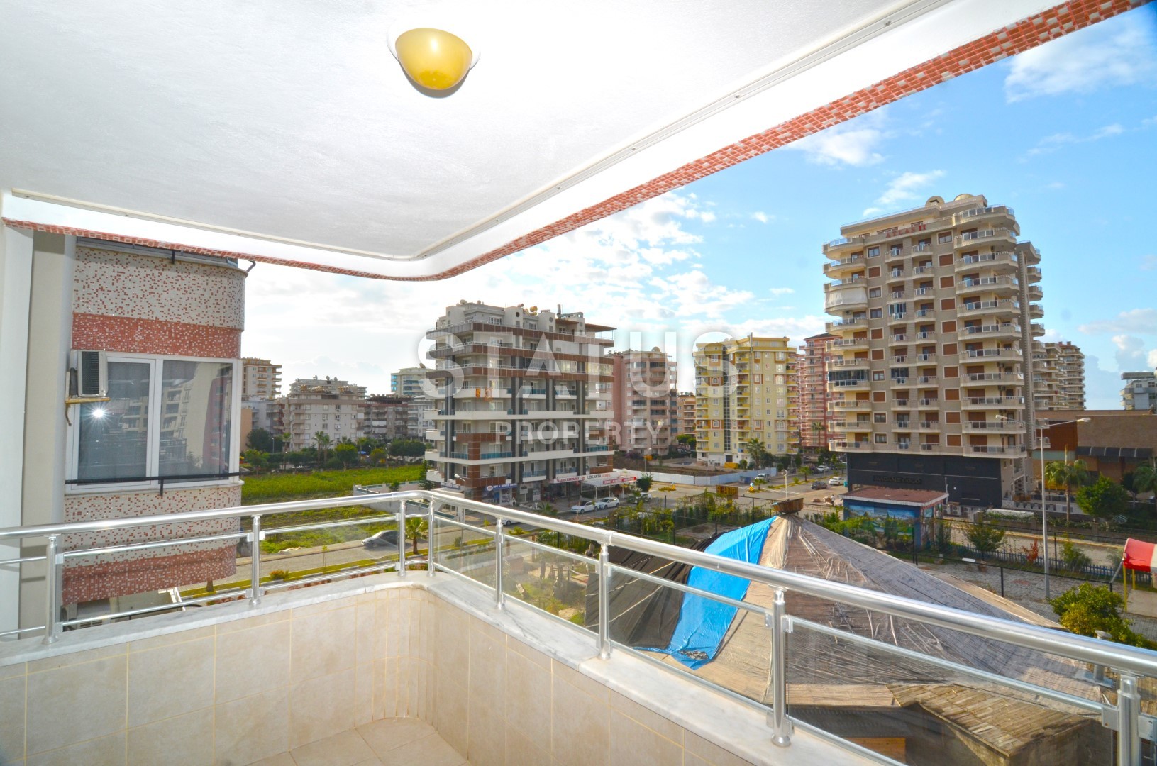 Огромная квартира в Махмутларе планировки 1+1 с мебелью 82 кв.м. фото 11