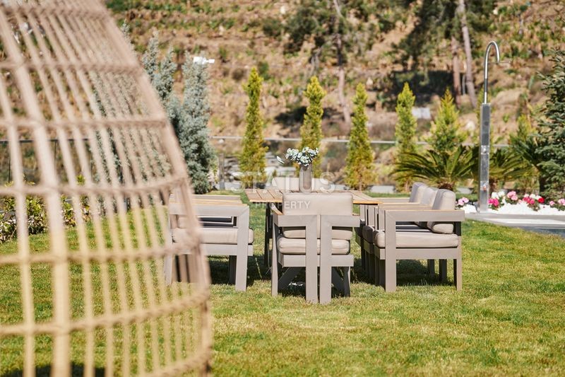 Modern luxury villa in Kargicak area, 400m2 фото 10