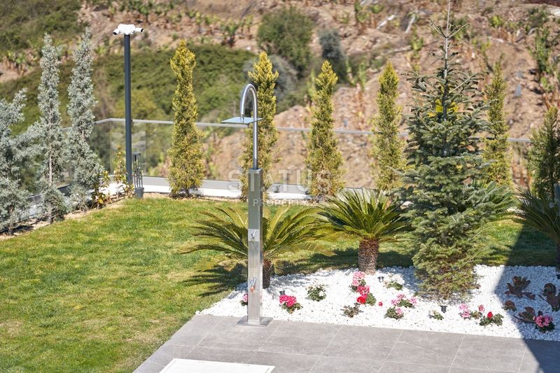 Modern luxury villa in Kargicak area, 400m2 фото 31