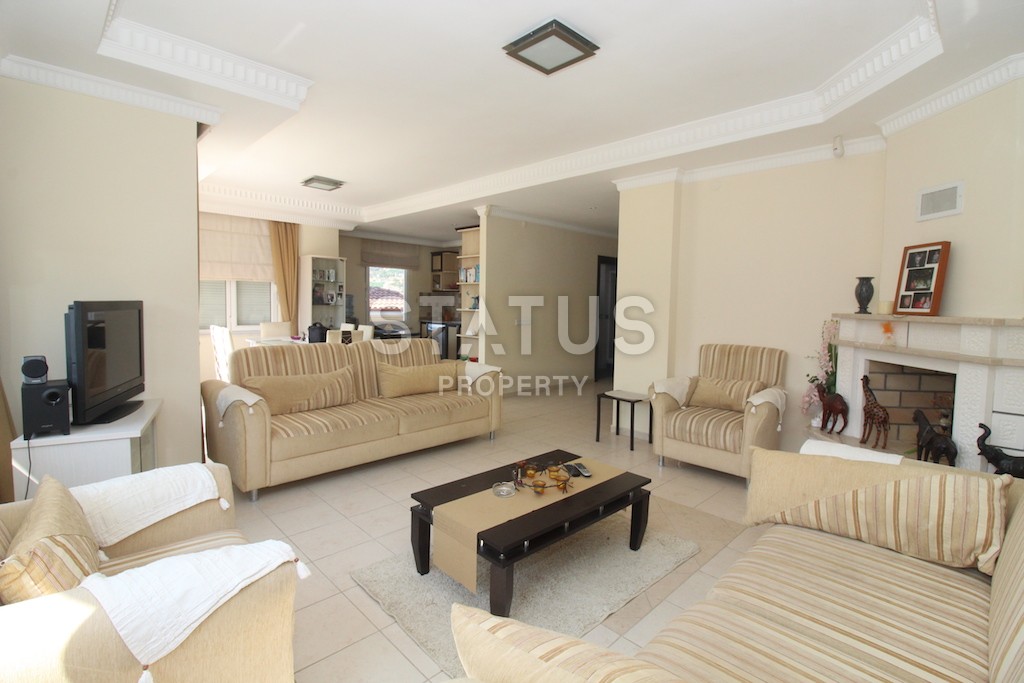 Large villa in Kargicak with furniture and appliances 260 sq.m. фото 8