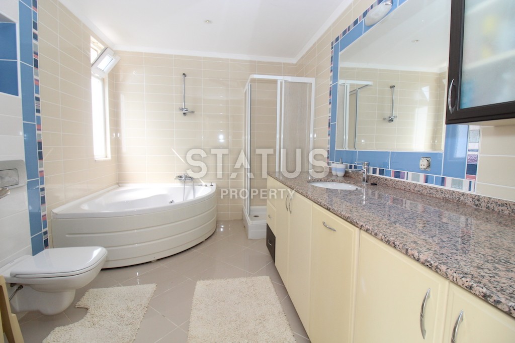 Large villa in Kargicak with furniture and appliances 260 sq.m. фото 10