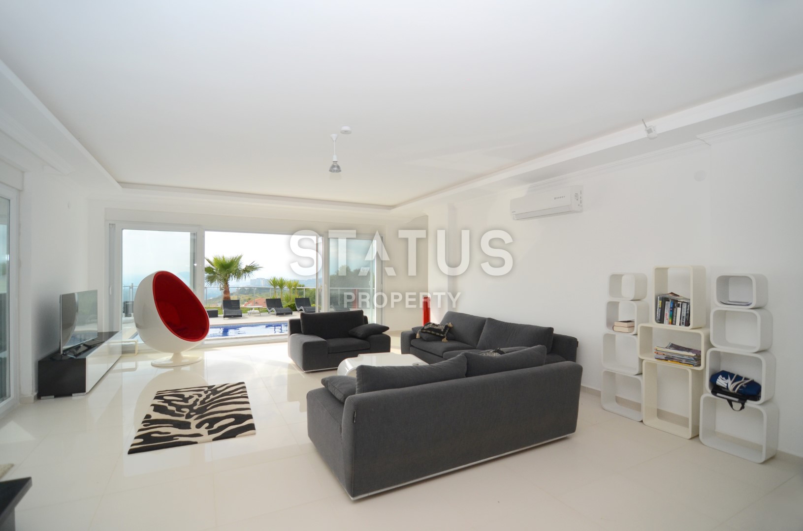 Luxury villa in Kargicak with furniture and stunning views of 400 sq.m. фото 3