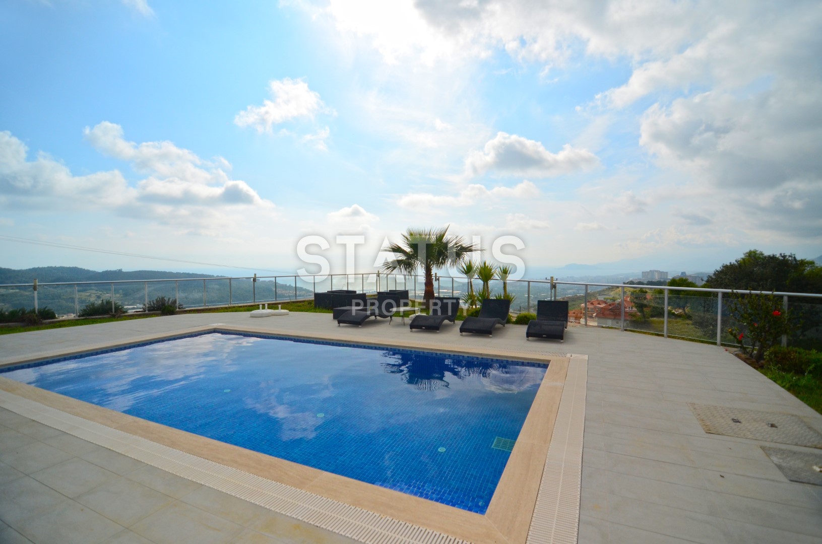 Luxury villa in Kargicak with furniture and stunning views of 400 sq.m. фото 13