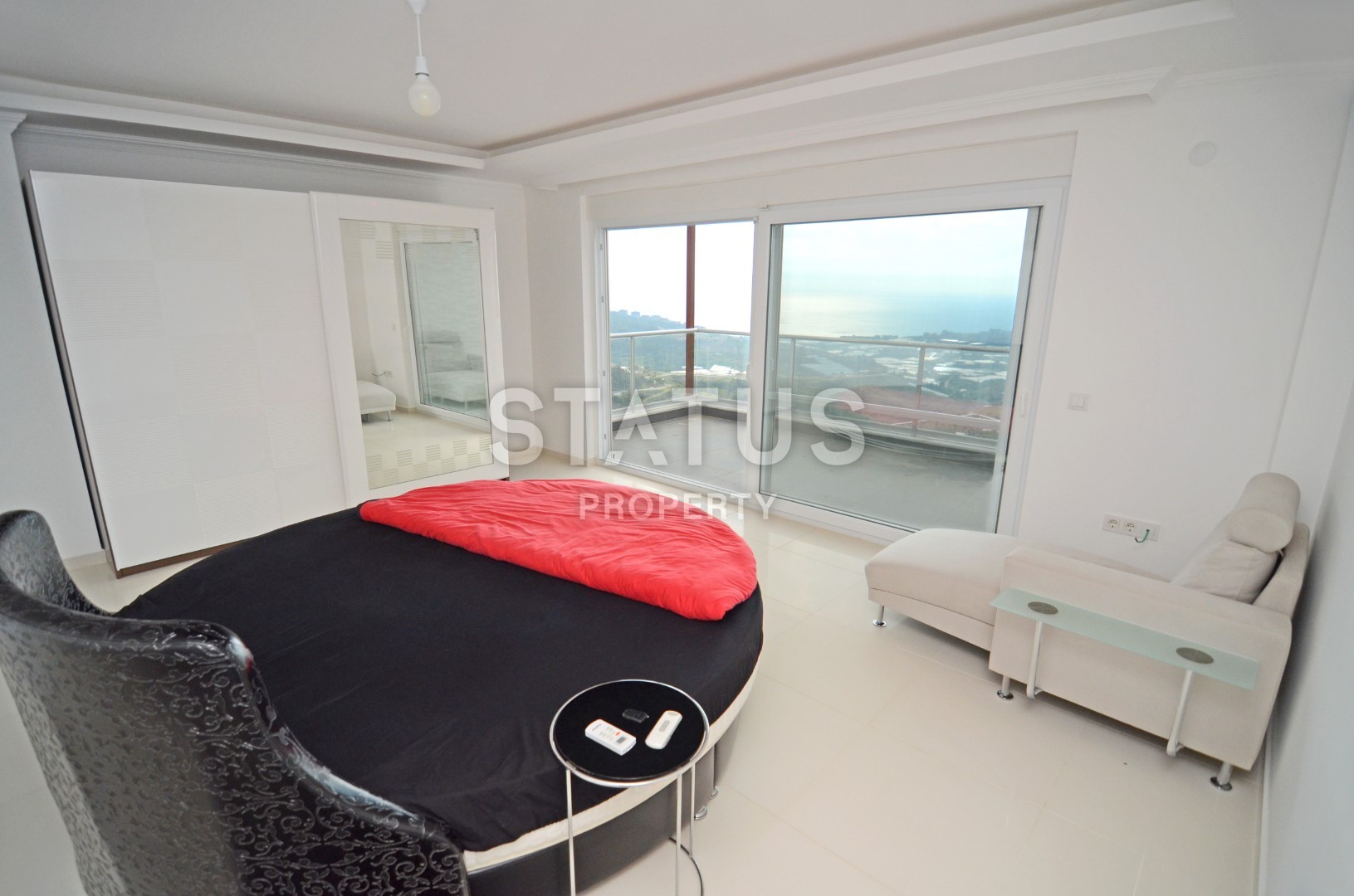 Luxury villa in Kargicak with furniture and stunning views of 400 sq.m. фото 17