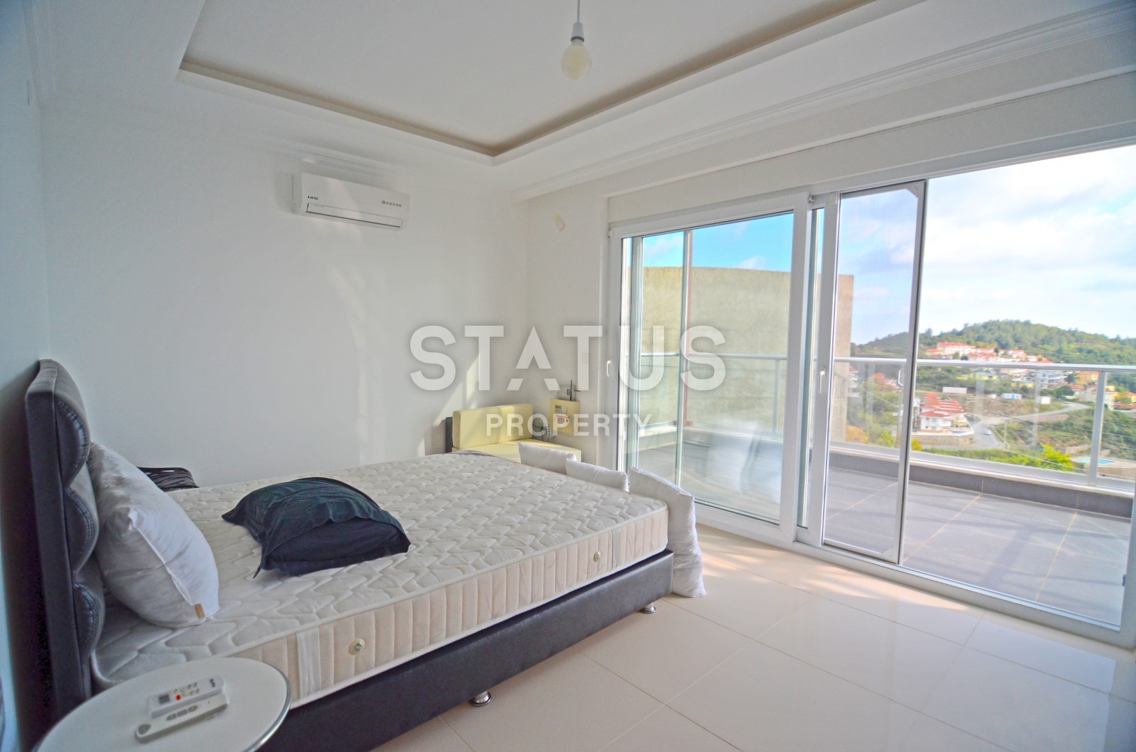 Luxury villa in Kargicak with furniture and stunning views of 400 sq.m. фото 22