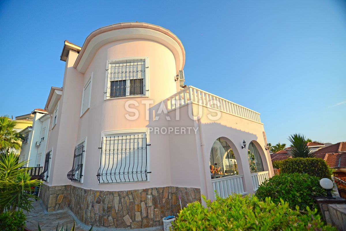 Stunning 3+1 villa with private pool and jacuzzi! Kargicak! 240 sq. m. фото 3