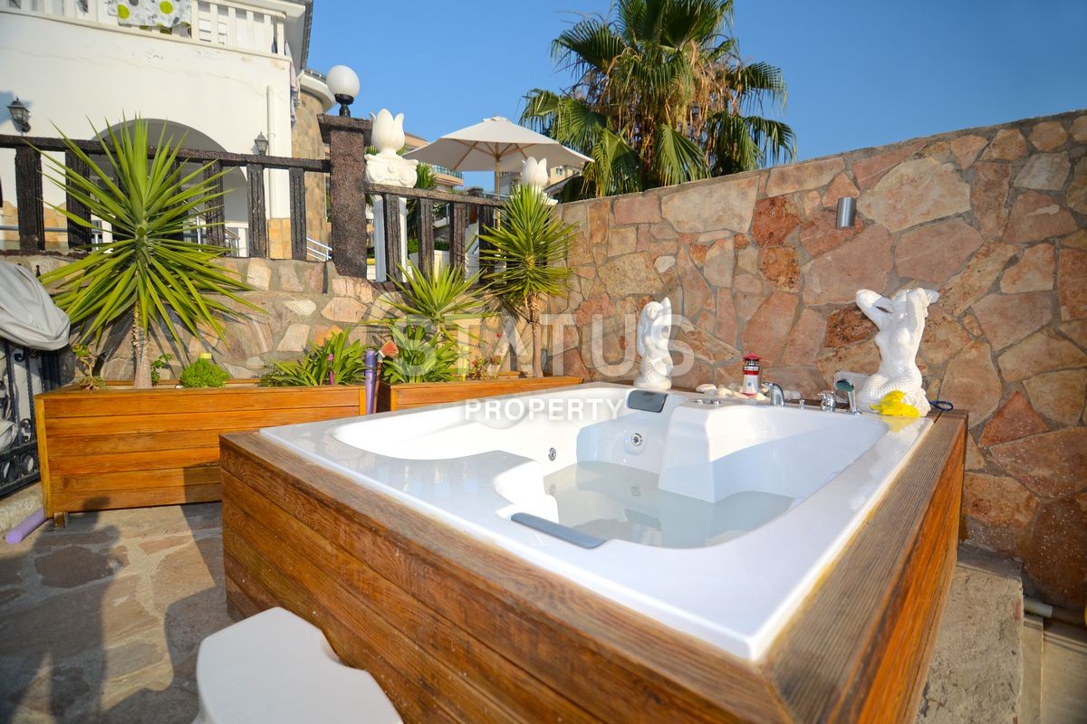 Stunning 3+1 villa with private pool and jacuzzi! Kargicak! 240 sq. m. фото 4