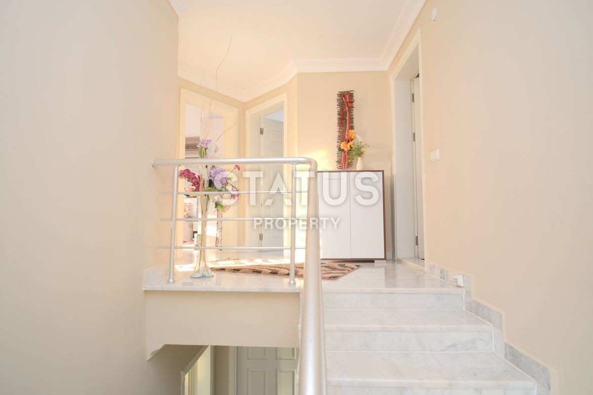 Stunning 3+1 villa with private pool and jacuzzi! Kargicak! 240 sq. m. фото 18