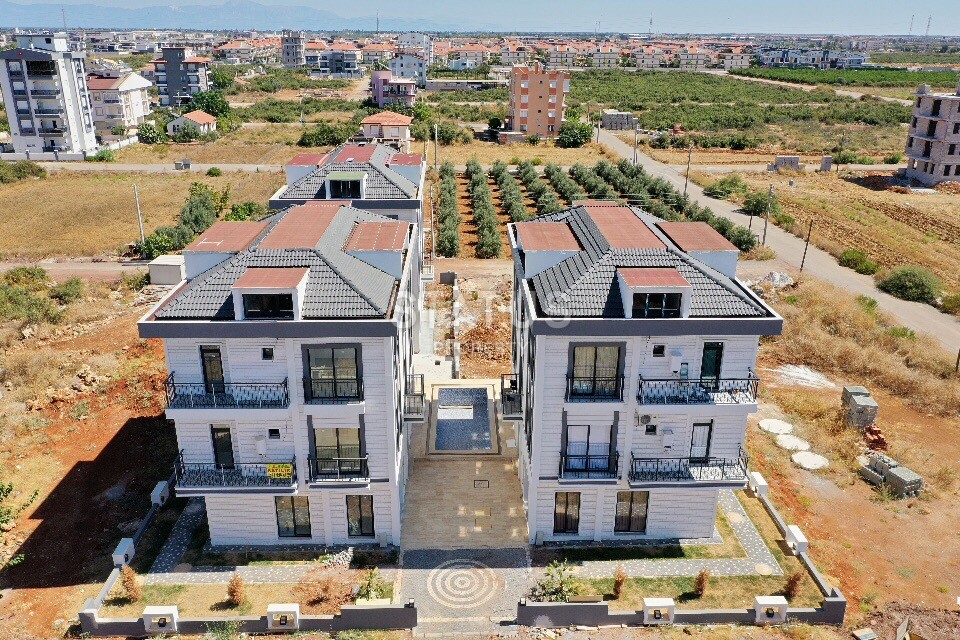 Прекрасный вариант трехкомнатной квартиры в развивающемся районе Анталии Дошемеалтые фото 6