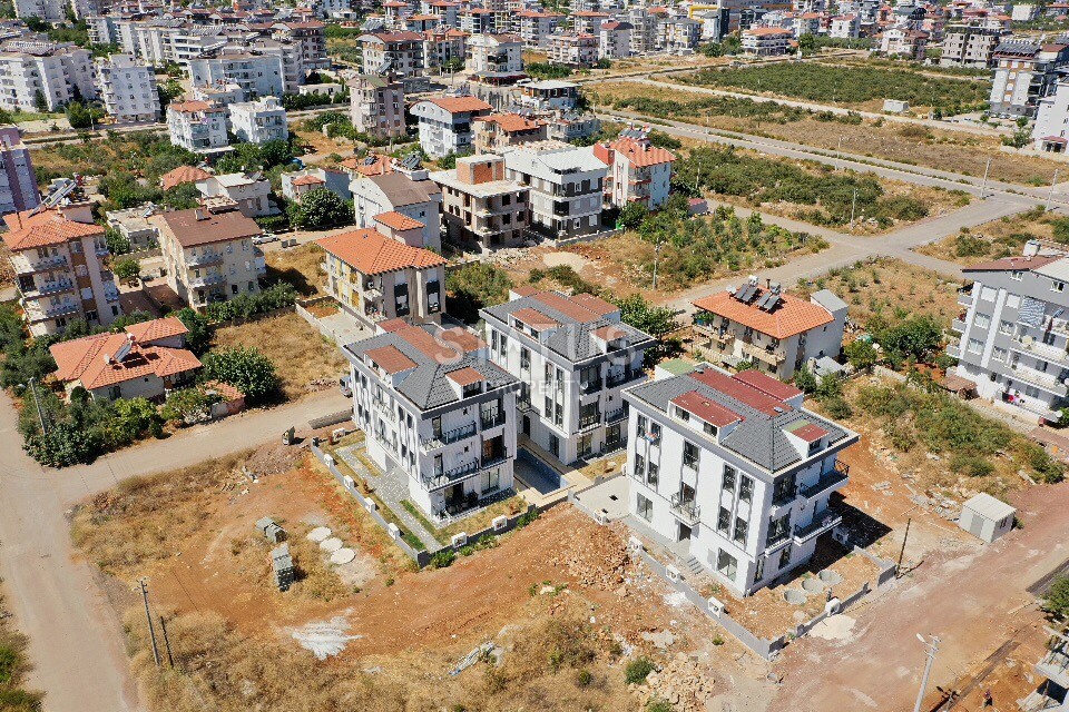 Прекрасный вариант трехкомнатной квартиры в развивающемся районе Анталии Дошемеалтые фото 10