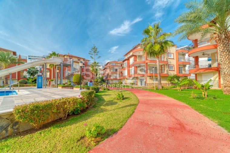 Дуплекс 4+1 рядом с морем в районе Кестель, 230м2 фото 1