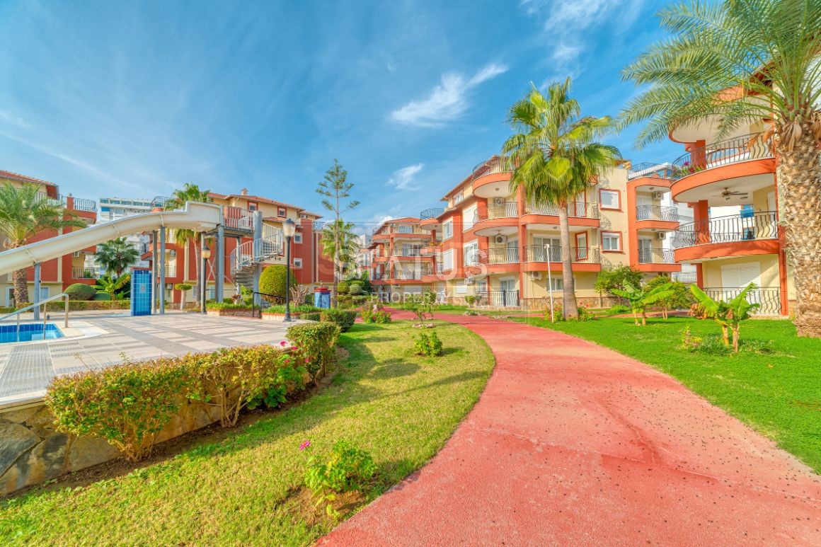 Дуплекс 4+1 рядом с морем в районе Кестель, 230м2 фото 1