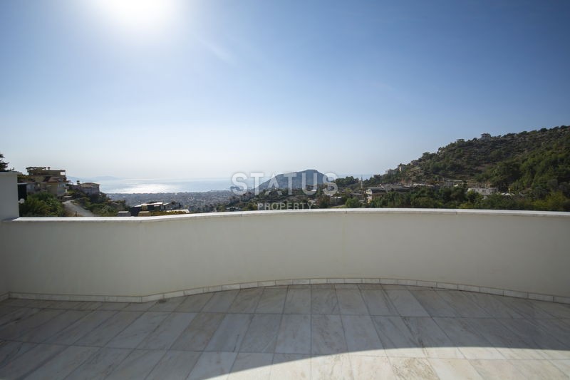 Красивая вилла 4+1 в районе Тепе, 350 м2 фото 3