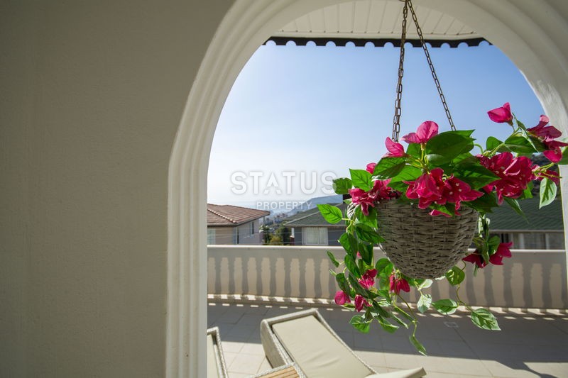 Красивая вилла 4+1 в районе Тепе, 350 м2 фото 9